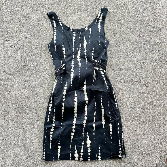 Ann Taylor Women’s Dress Size 6 - Picture 2 of 3